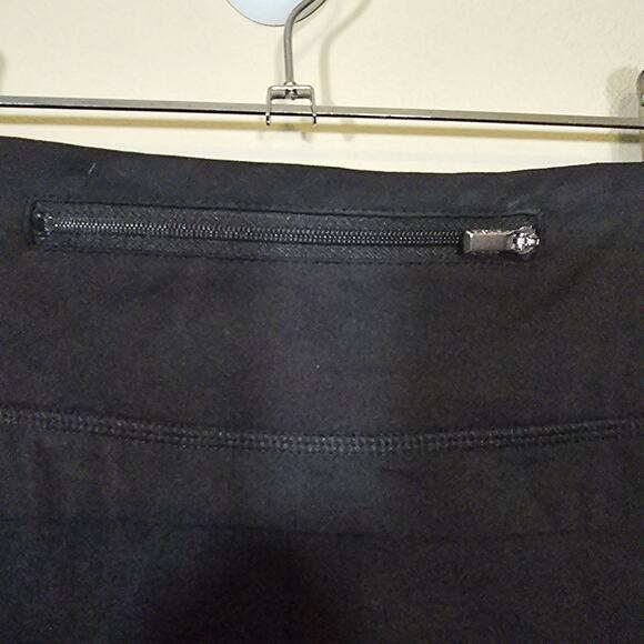 Athleta Women's Running Athletic Cut Out Shorts Stretch Workout Black Size XS - Picture 5 of 9